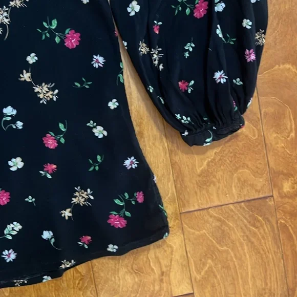 Old Navy Oversized Boxy Black Floral Blouse Size XL Casual Whimsigoth Fairy - Picture 3 of 9